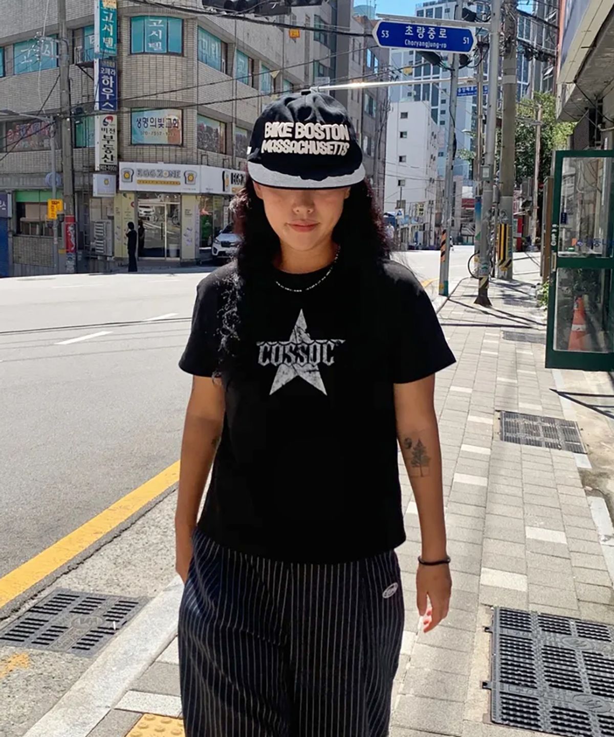코소(COSO) (w)스타 크랙 크롭 티셔츠 (BLACK)
