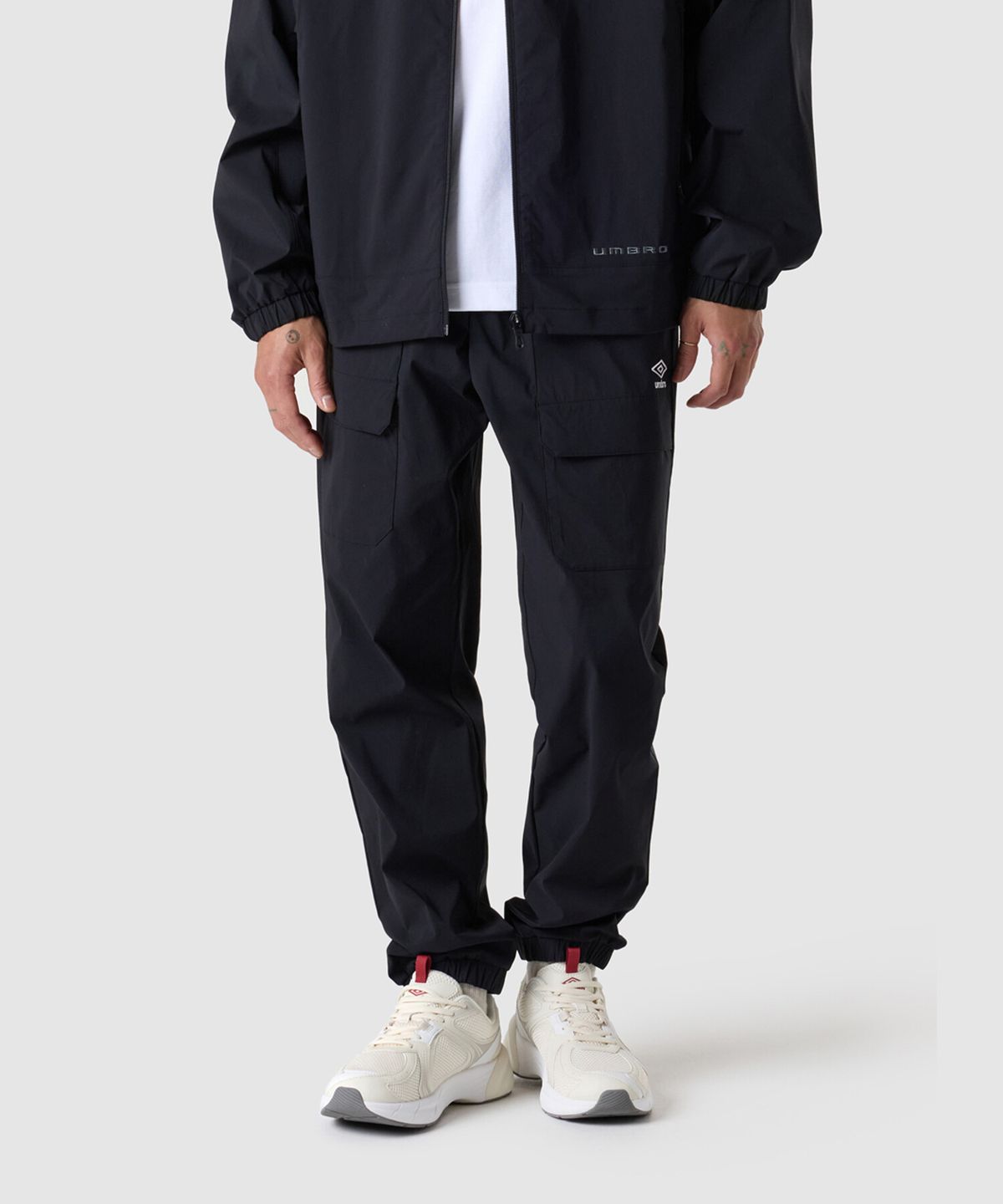 엄브로(UMBRO) 액티브 올라운드 스트레치 카고 조거 팬츠 블랙(UQ323SPT91)