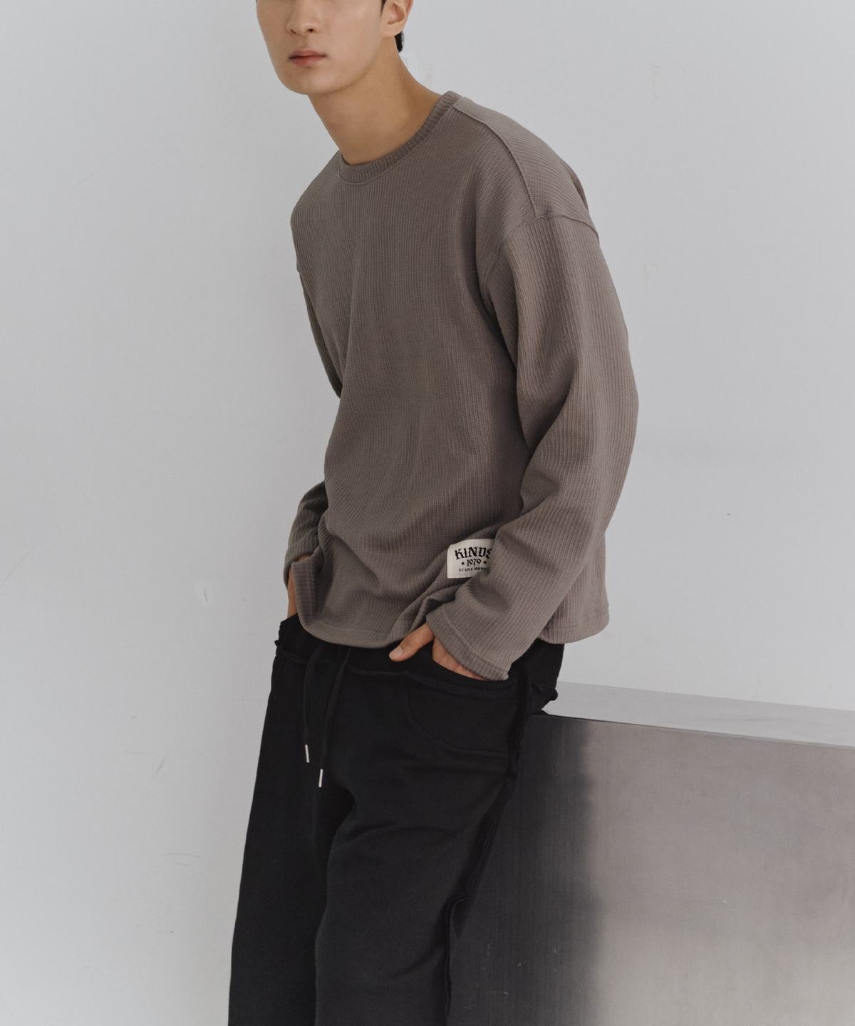 카인즈(KINDS) 와플 태그 롱슬리브 티셔츠_Khaki