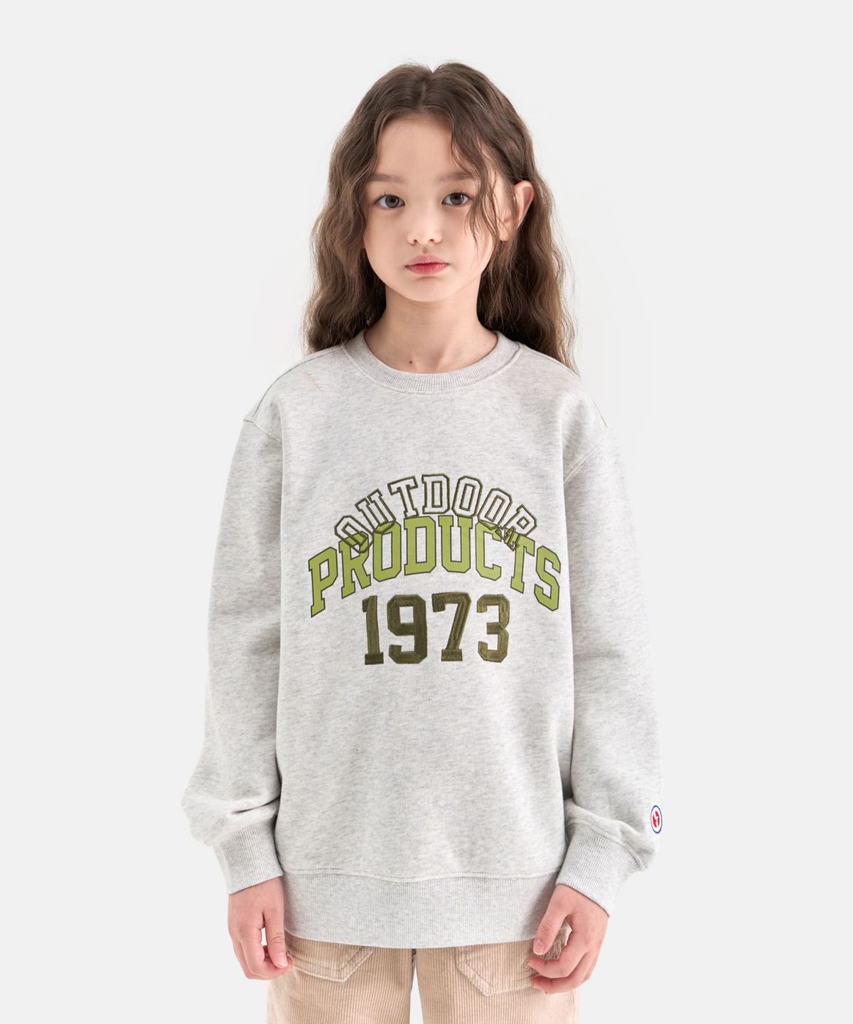 아웃도어 프로덕츠 키즈(OUTDOOR PRODUCTS KIDS) 에센셜 그래픽 맨투맨 (오트밀) OD253IMM02_OTM