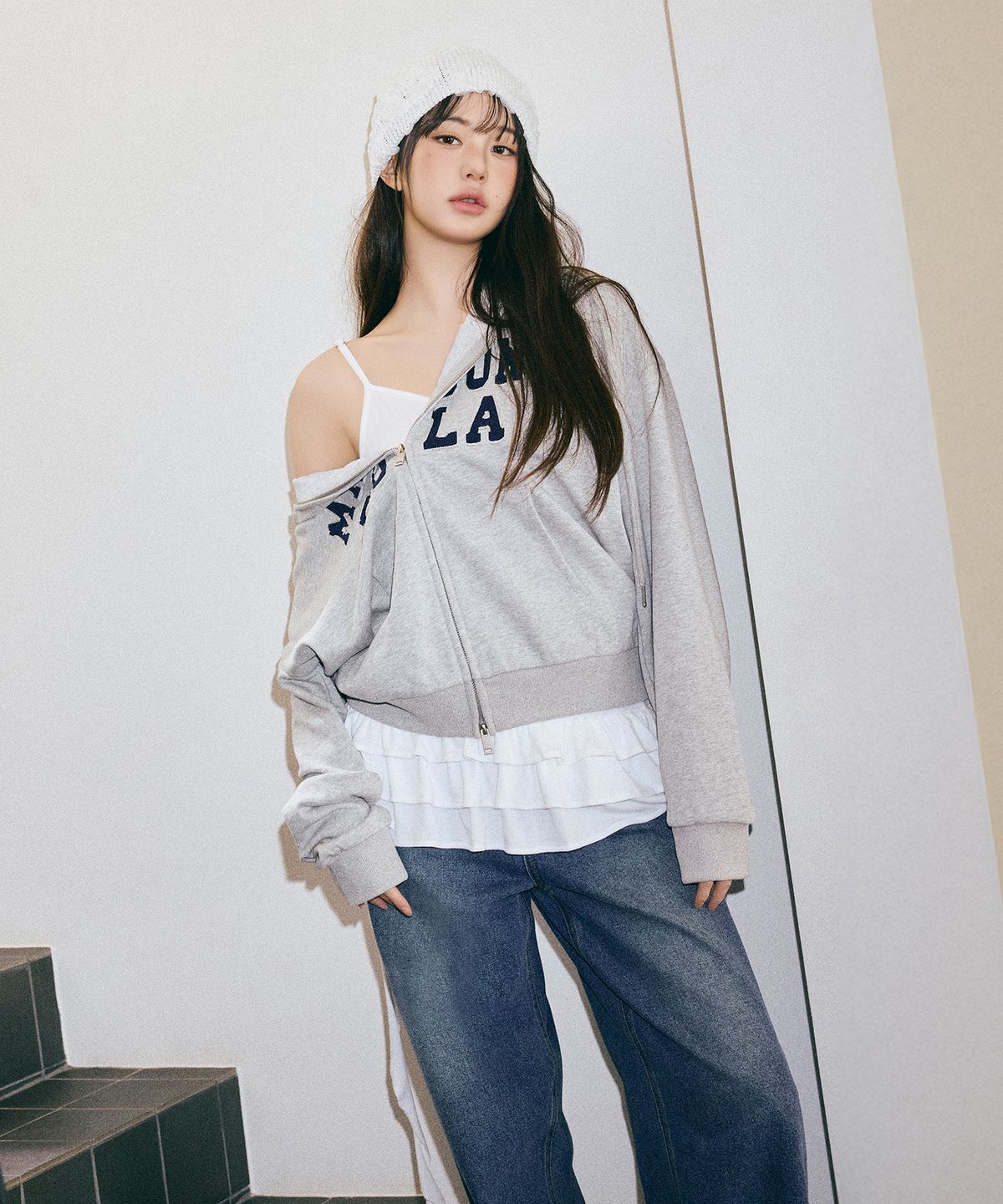 로라로라(ROLAROLA) RUFFLE SLEEVELESS T-SHIRT WHITE