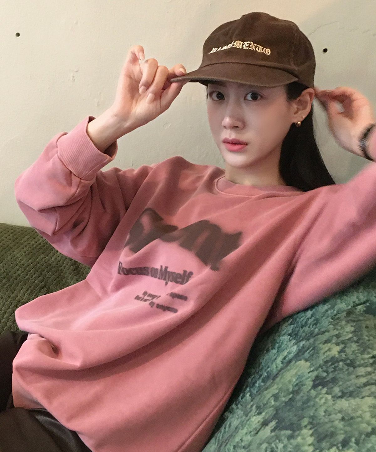 체이스컬트(CHASECULT) 공용 피그먼트 레터링 맨투맨 티셔츠-핑크