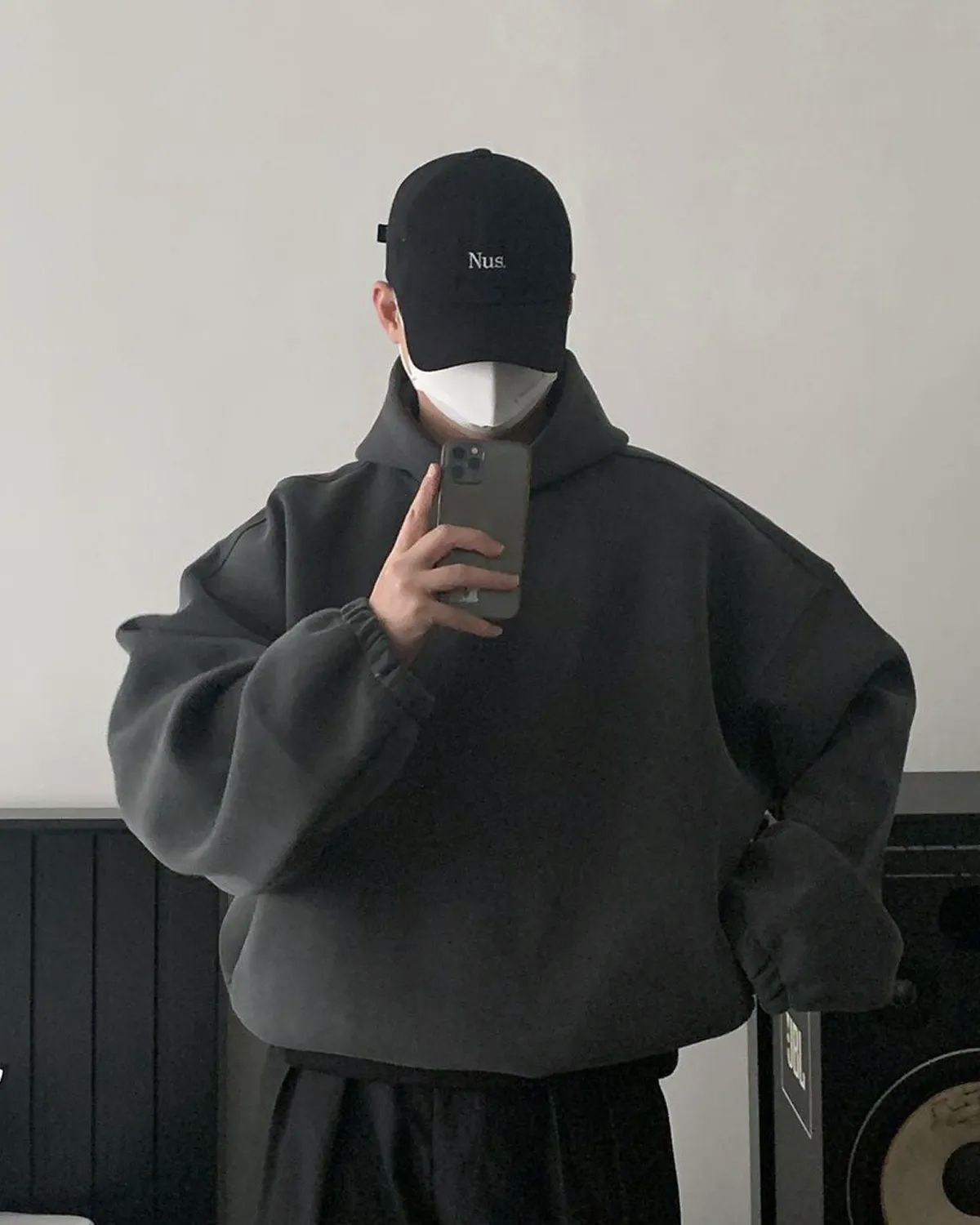 너스(NUS) YEI 후드티 (차콜)
