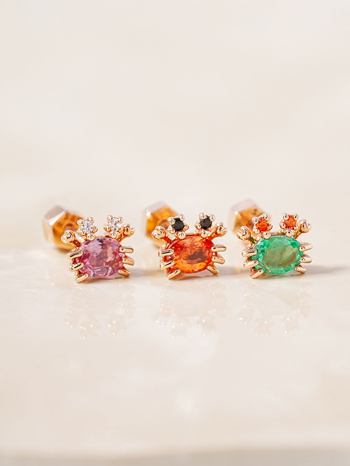 미니멀피어싱(MINIMALPIERCING) 14K 18K 사파이어 씨 크랩 피어싱 귀걸이