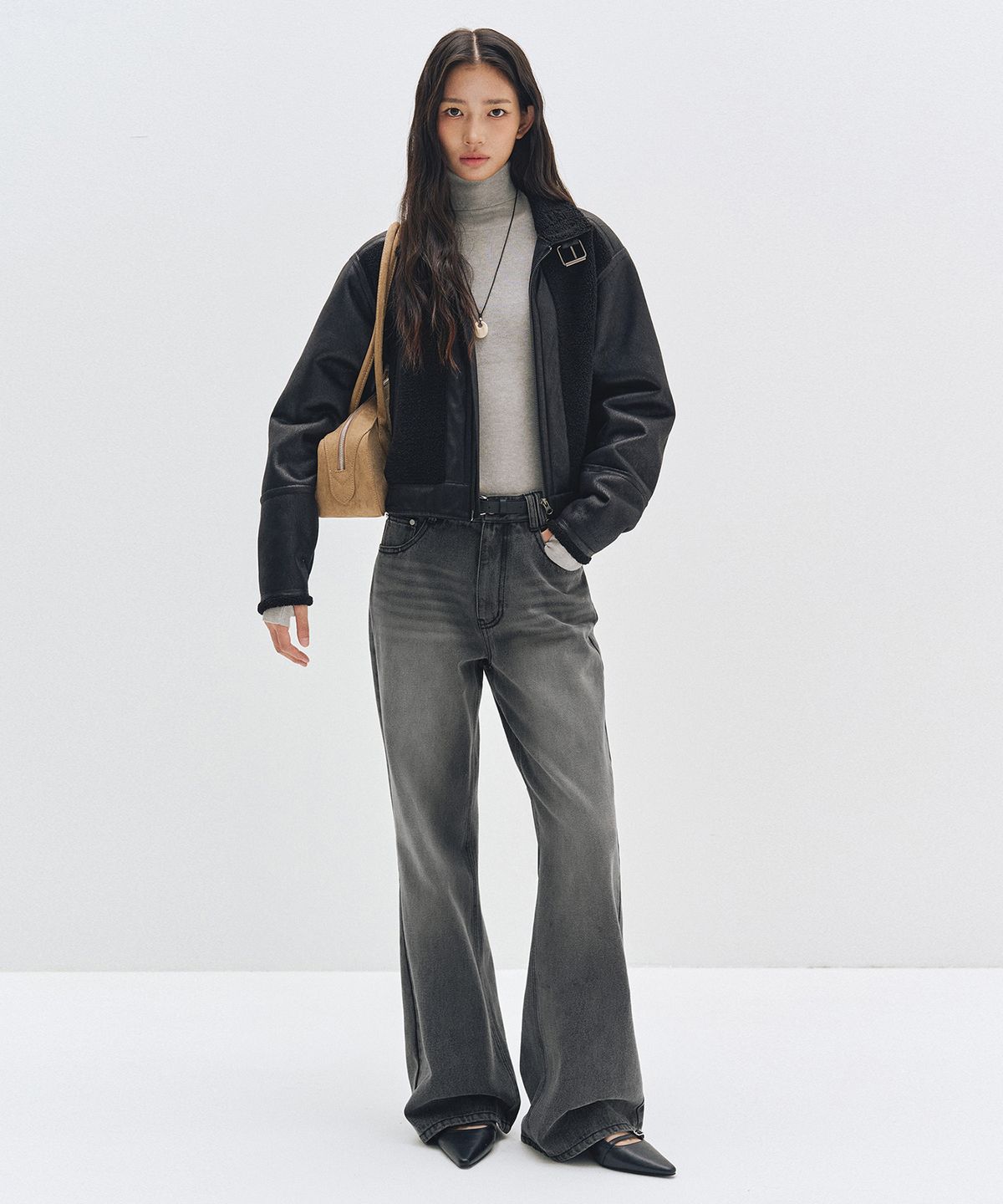 데케트 우먼(DECET WOMEN) Signature Semi Flared Jeans DCWPT002GRAY