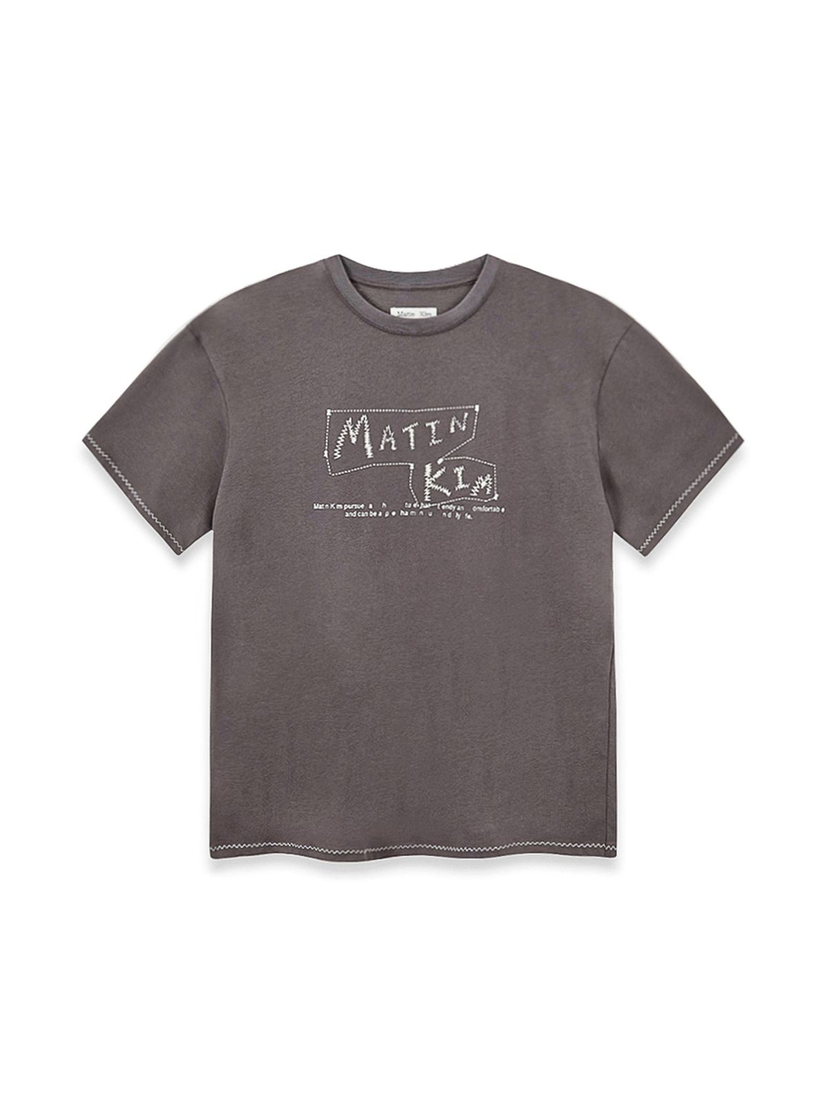 마뗑킴(MATIN KIM) DOODLE LOGO GRAPHIC TOP IN CHARCOAL