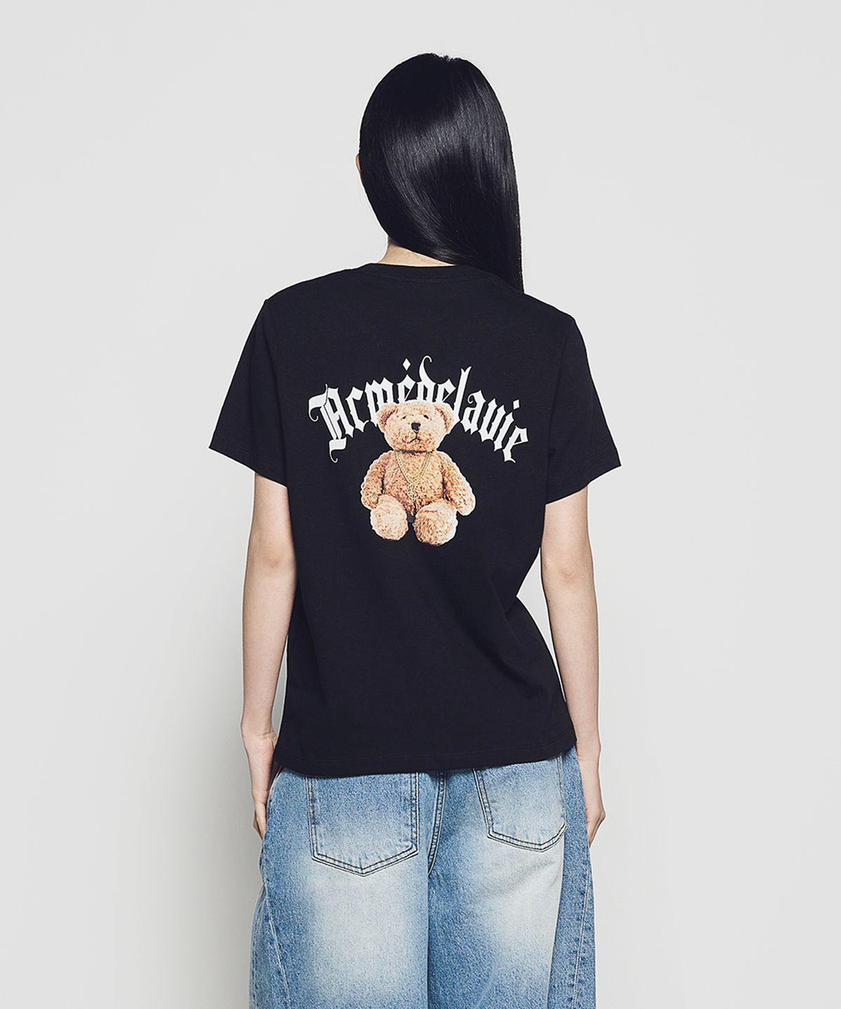 아크메드라비(ACME DE LA VIE) WOMAN GOLD CHAIN BEAR DOLL SHORT SLEEVE T-SHIRT (2 COLOR)