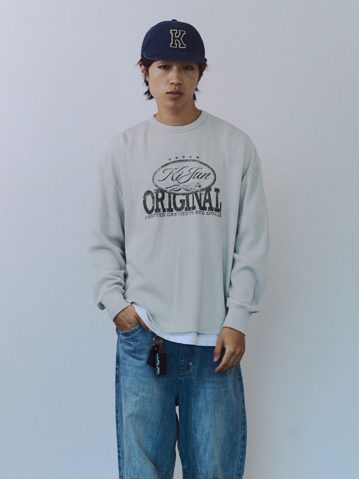 기준 맨(KIJUN MEN) Original Logo Waffle Long Sleeve Tee Light Grey