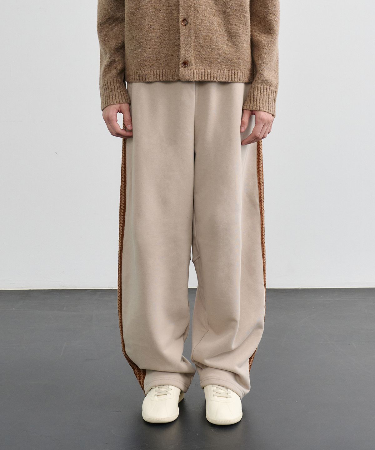 노운(NOUN) track sweat pants (beige)