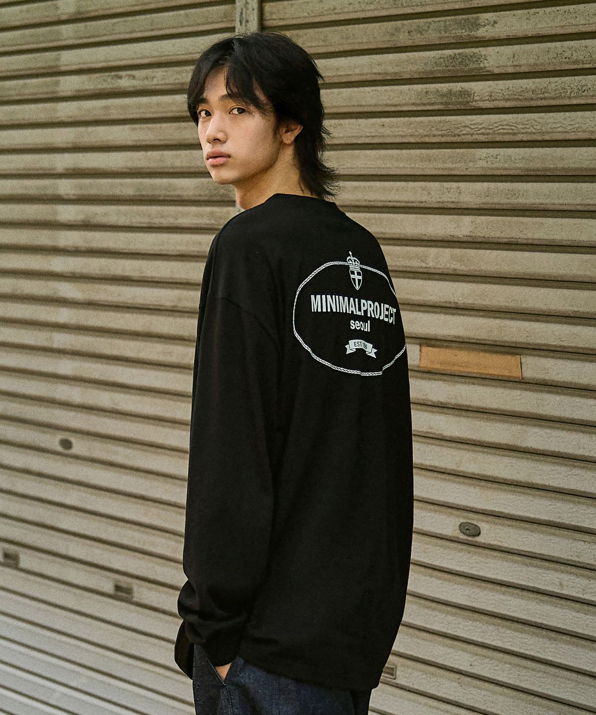 미니멀프로젝트(MINIMALPROJECT) 웨어러블 피그먼트 오버핏 롱 슬리브 티셔츠 MLT116 [BLACK]