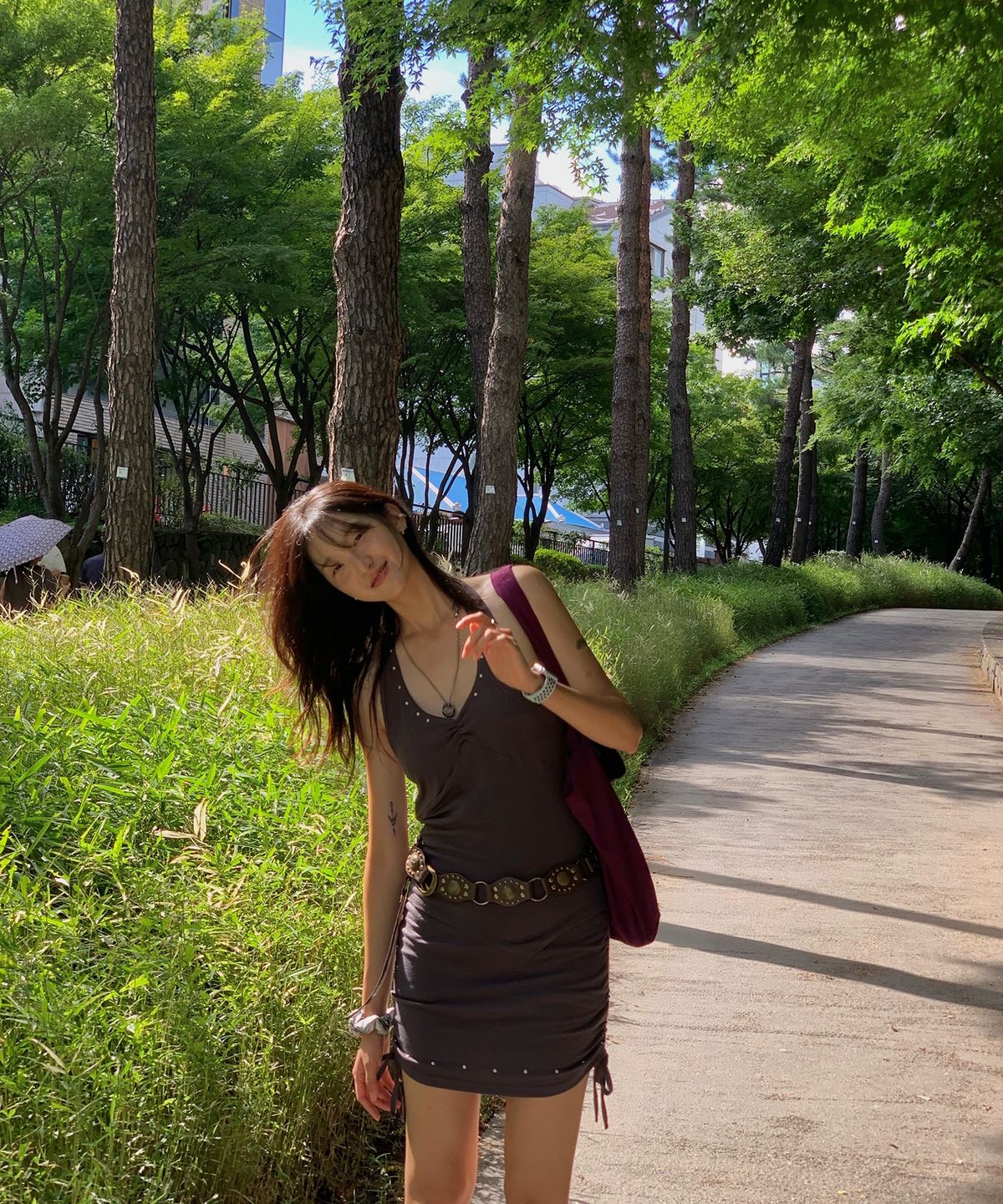 미쏘(MIXXO) 스터드 홀터넥 슬리브리스_MIWHNF918A