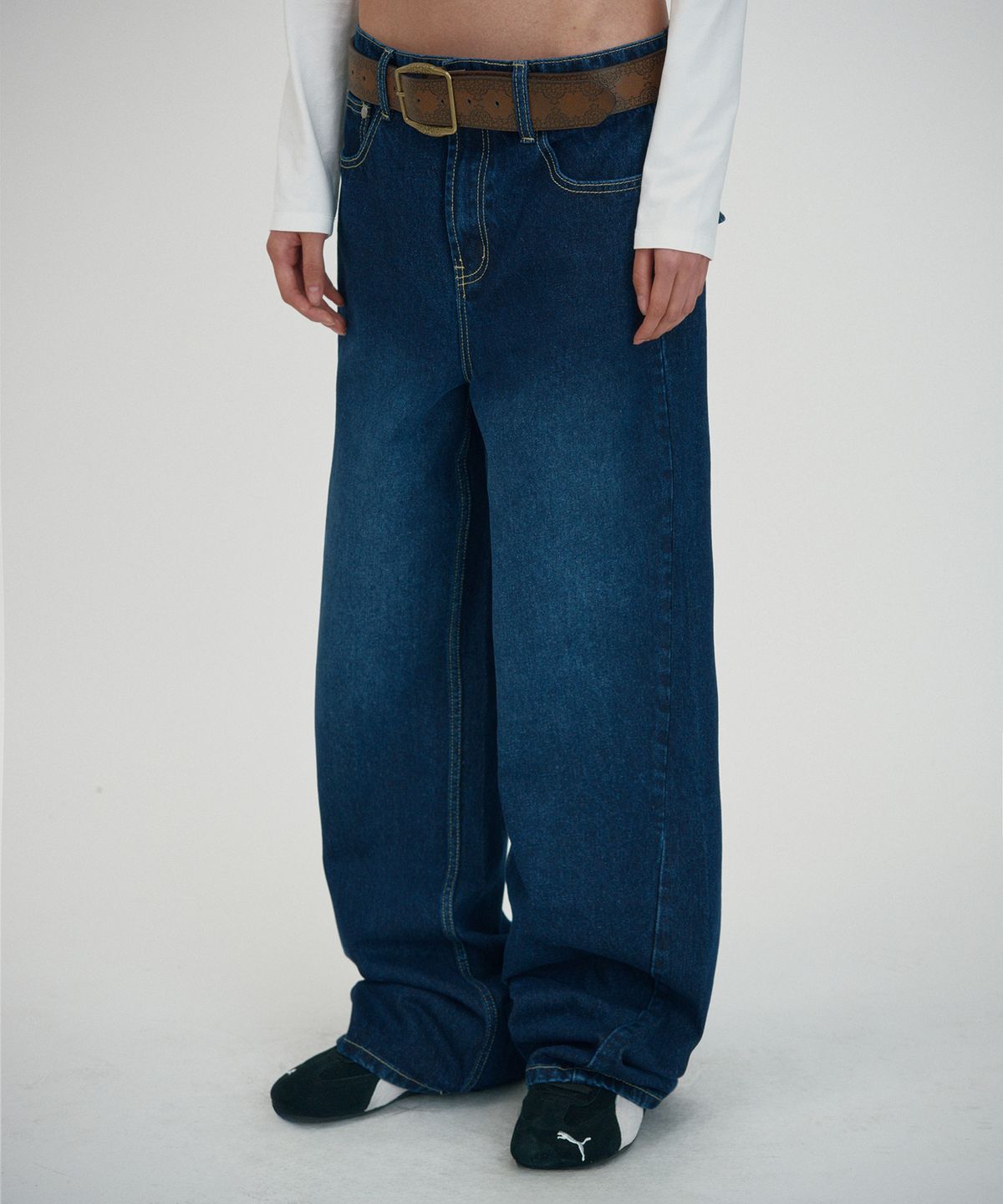 스웨이드(SUADE) STANDARD CURVED DENIM [DARK BLUE]