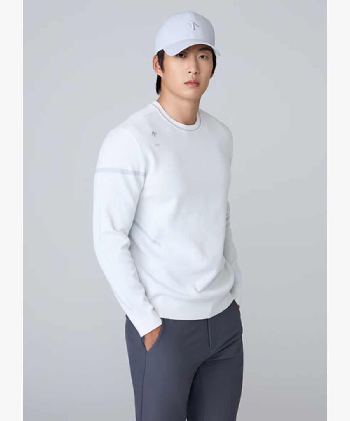 데상트 골프(DESCENTE GOLF) 남성 솔리드 홑겹 라운드 스웨터 (DQ31MFKP82)