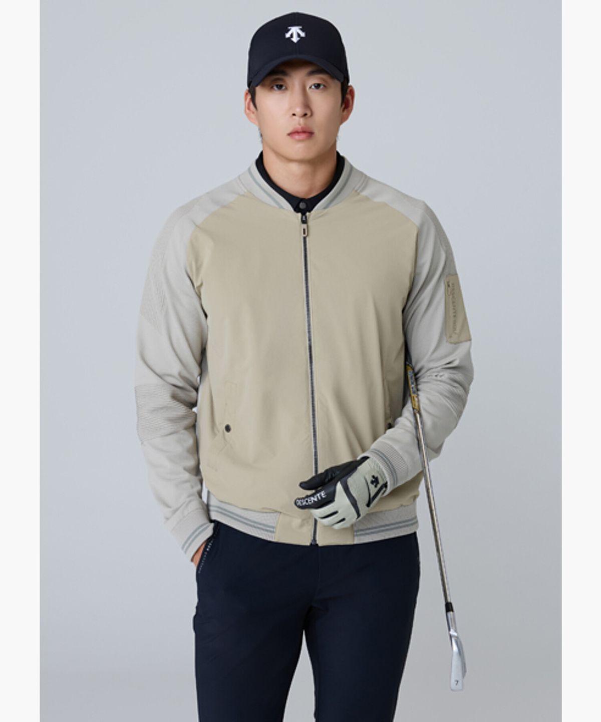 데상트 골프(DESCENTE GOLF) 남성 조직감 하이브리드 점퍼 (DQ32MFKO82)