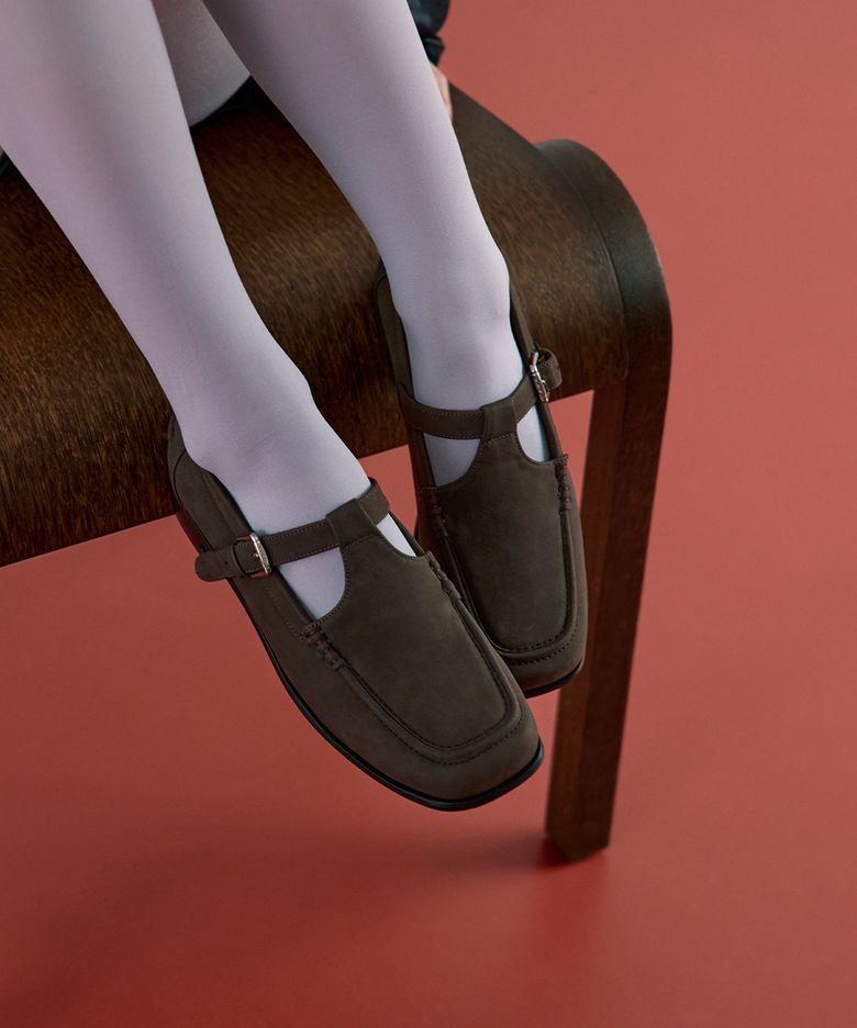Jane T Strap Loafer · 제인 티스트랩 로퍼