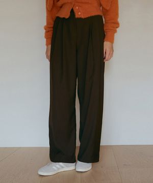 벨트링 투핀턱 슬랙스-브라운