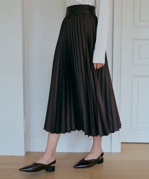 새틴 플리츠 랩 스커트-브라운