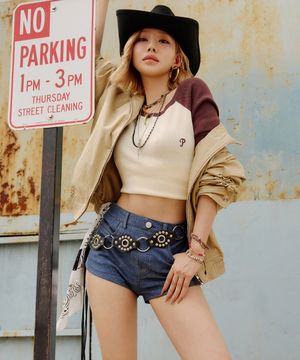 [키오프 쥴리 PICK] 슬림 래글런 로고 니트 탑_2colors