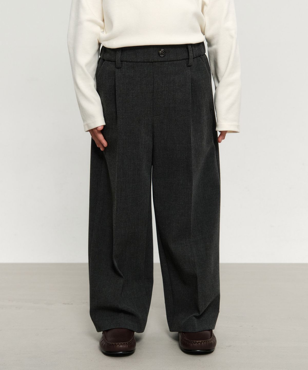 마리떼 키즈(MARITHÉ KIDS) KIDS WIDE PINTUCK SLACKS charcoal