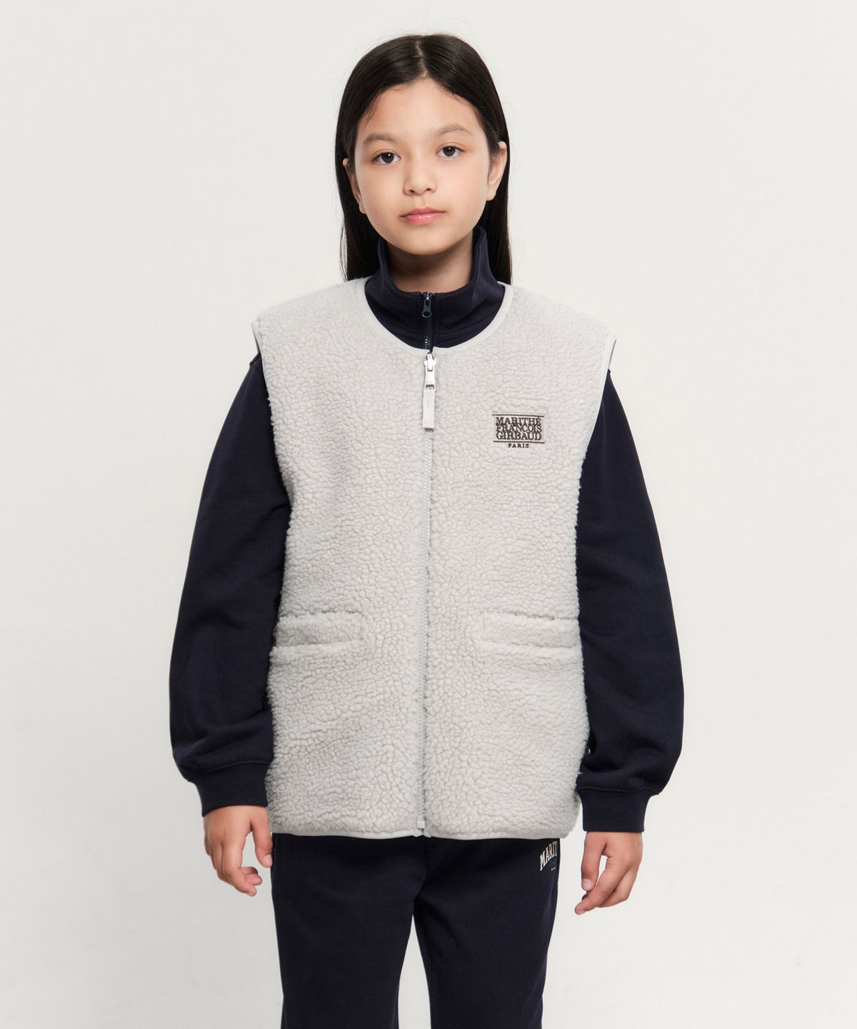 마리떼 키즈(MARITHÉ KIDS) KIDS CLASSIC LOGO REVERSIBLE FLEECE VEST light gray