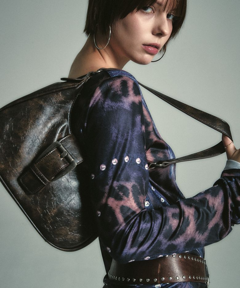 Leather Buckle Shoulder Bag (Dark brown)