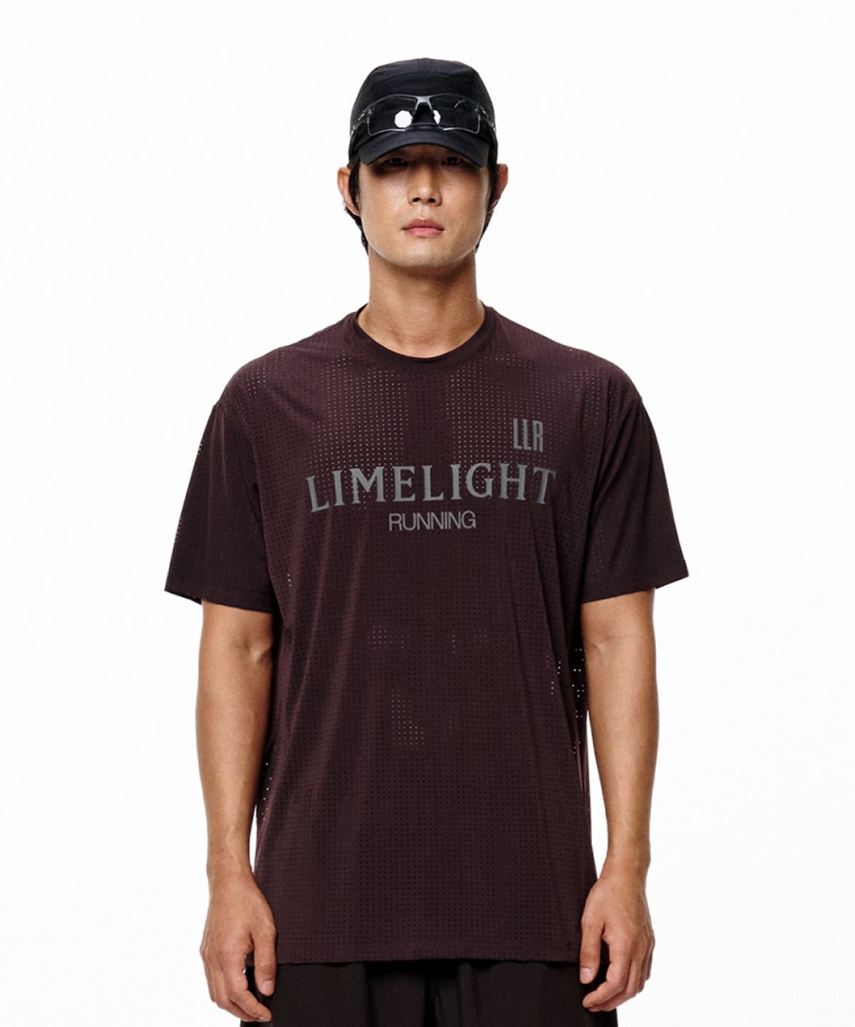 라임라잇 어패럴(LIMELIGHT APPAREL) 애슬릿 로고 러닝 티셔츠 (브라운/그레이)
