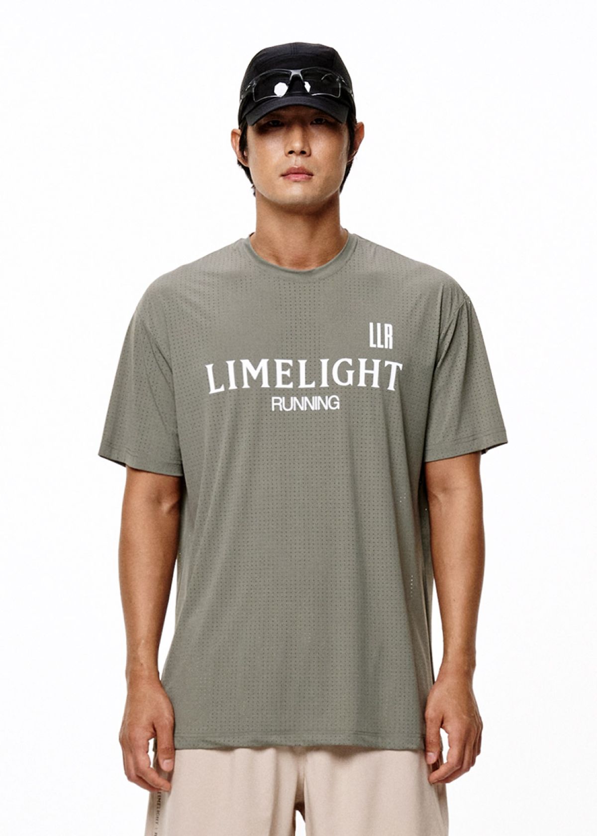 라임라잇 어패럴(LIMELIGHT APPAREL) 애슬릿 로고 러닝 티셔츠 (세이지/화이트)