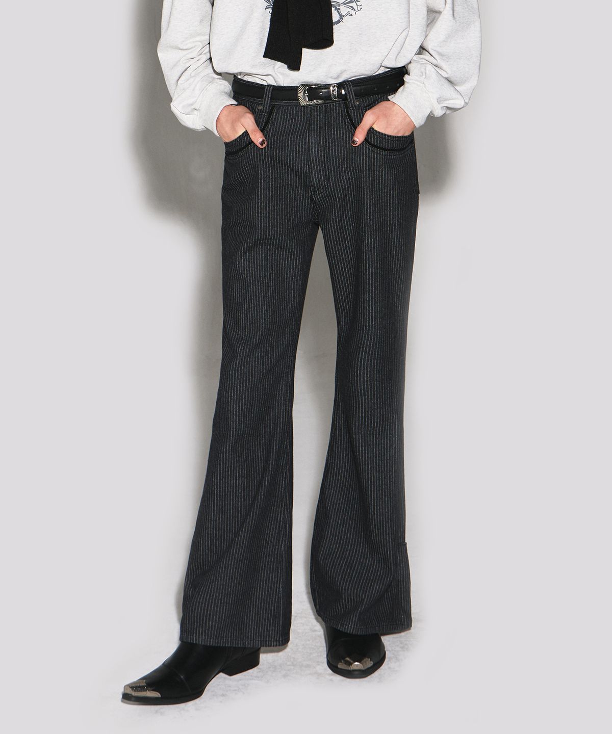 웨슬리 휴스턴(WESLEYHYUSTON) Western tape detail boots cut denim pants black stripe