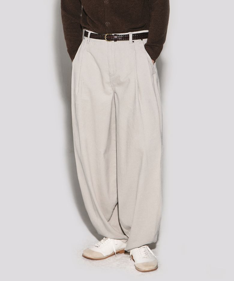 Corduroy deep tuck semi balloon pants light grey