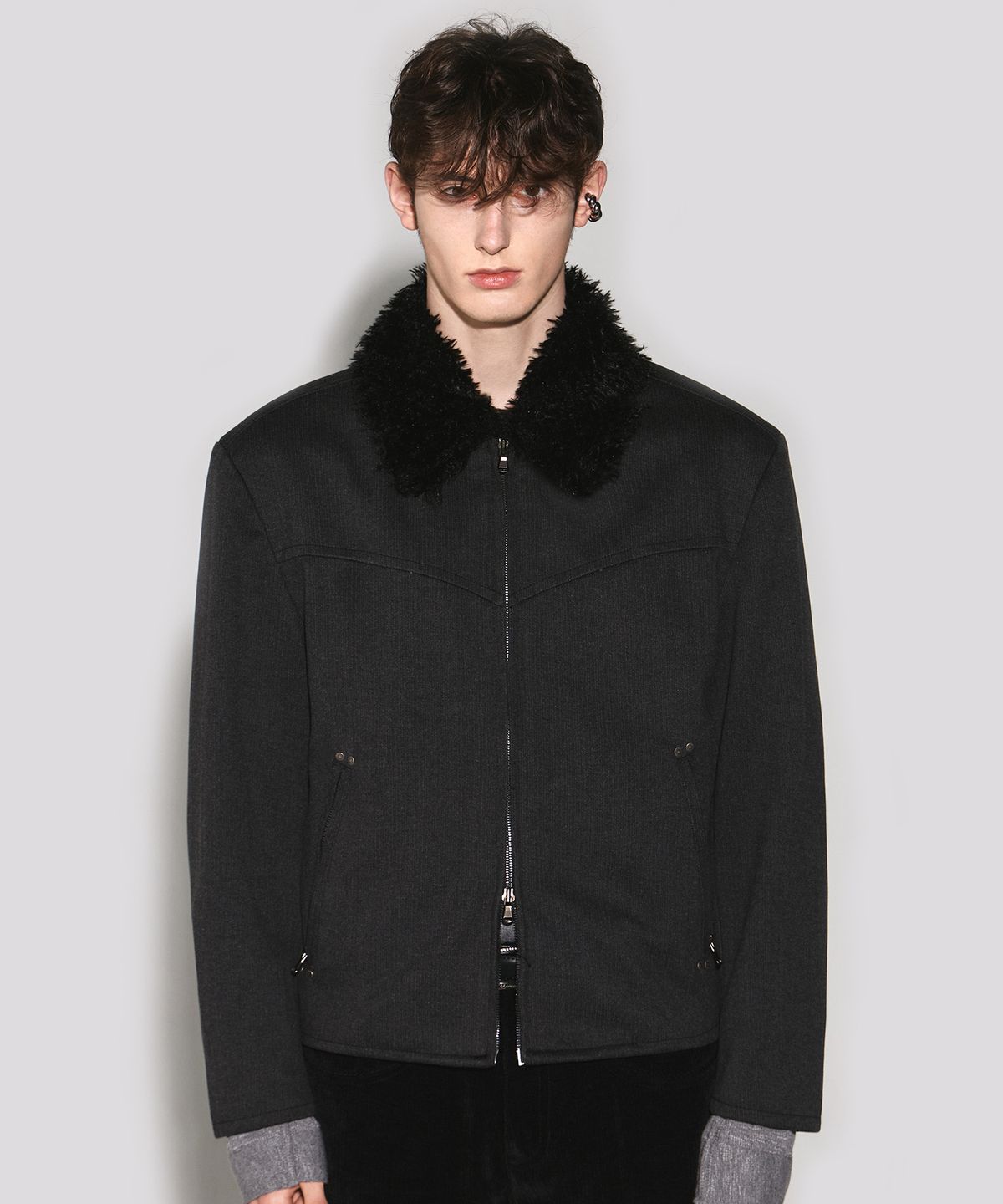 웨슬리 휴스턴(WESLEYHYUSTON) Dust line fur collar herringbone jacket black