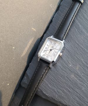 레트로 실버컬러 스퀘어 손목시계