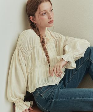 버니 셔링 블라우스 / 크림