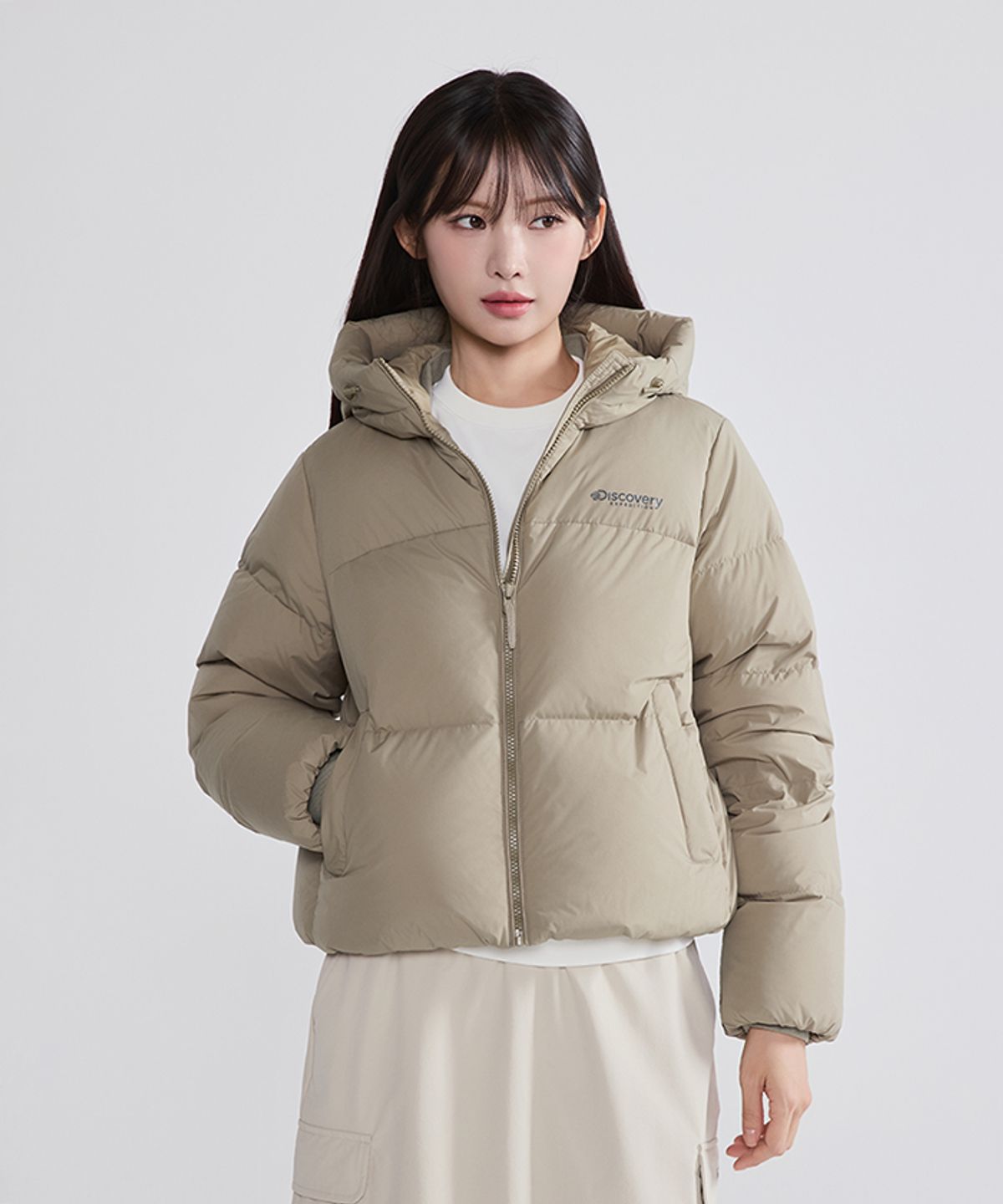 디스커버리 익스페디션(DISCOVERY EXPEDITION) 여성 올리아 글로우 다운 숏패딩 (BEIGE)