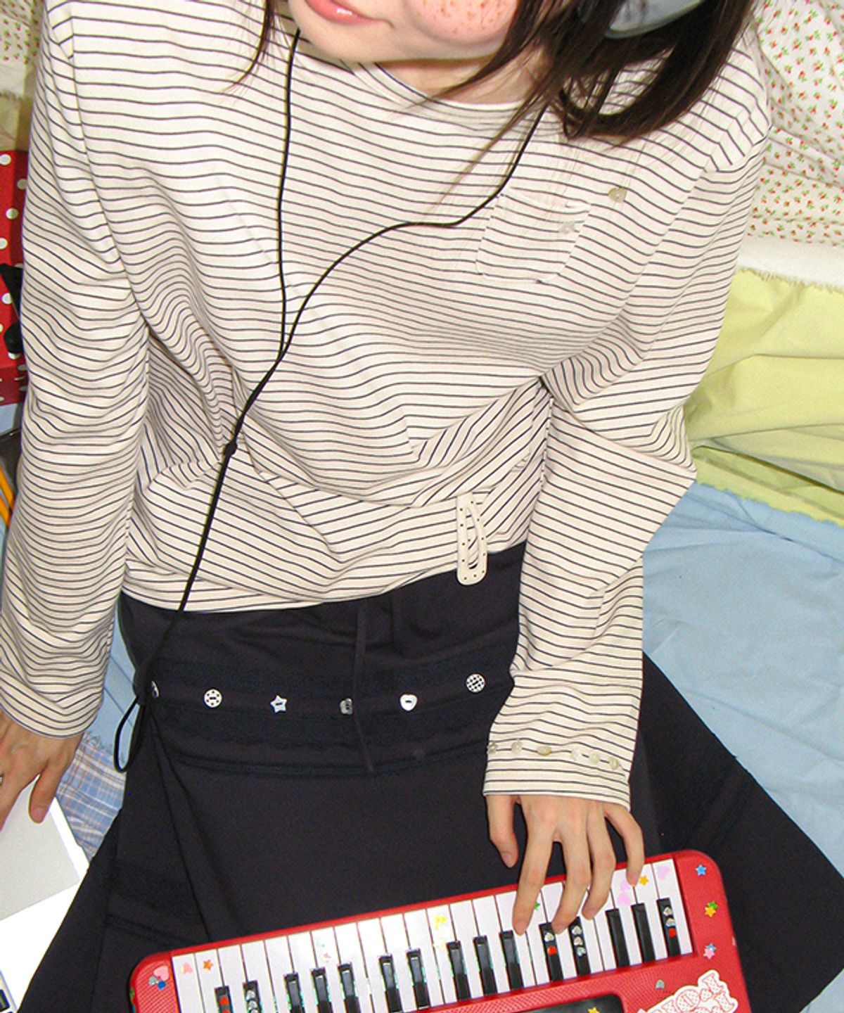 론론(RONRON) BUTTON MINI POCKET STRIPE LONG SLEEVE BEIGE