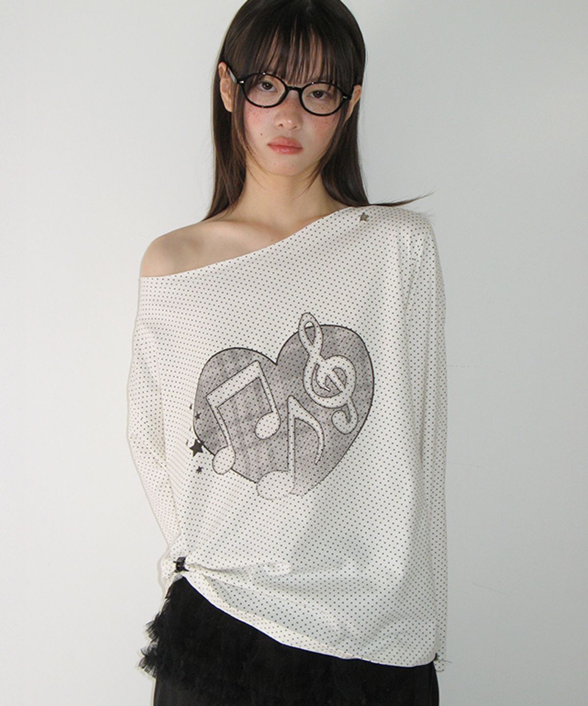 론론(RONRON) HEART MELODY OFF SHOULDER LONG SLEEVE WHITE DOT