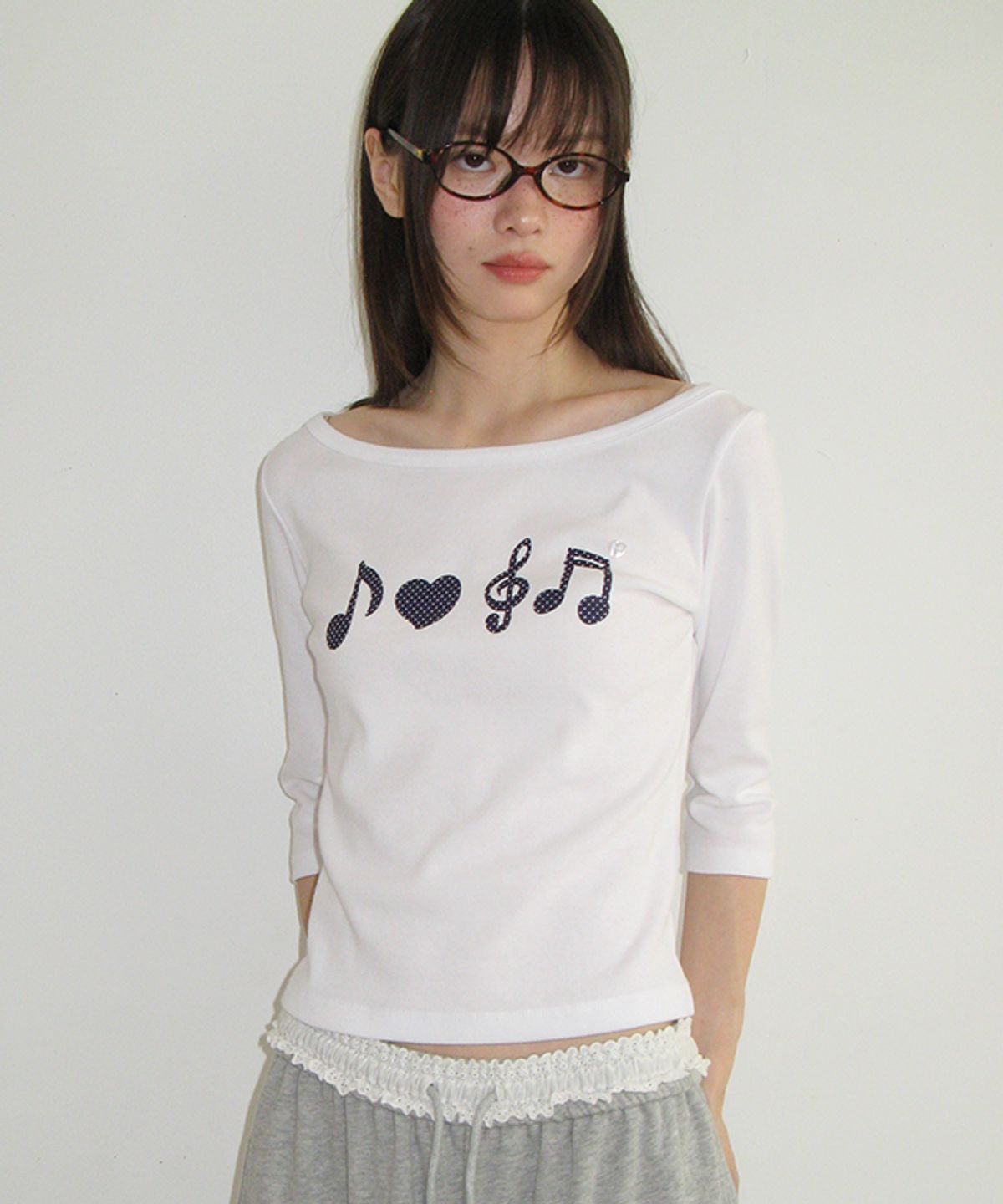 론론(RONRON) HEART MUSIC NOTE SLIM FIT QUARTER SLEEVE WHITE