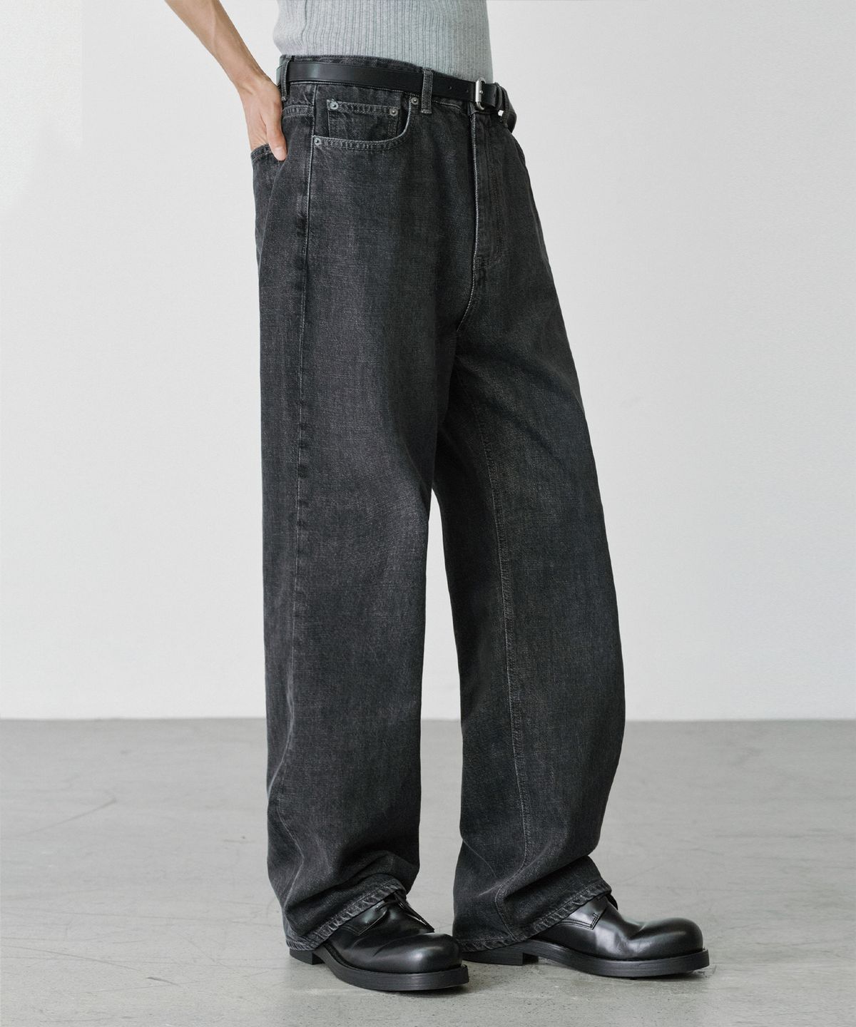브랜디드(BRANDED) 1764 ANTHRACITE JEANS [EXTRA WIDE STRAIGHT]