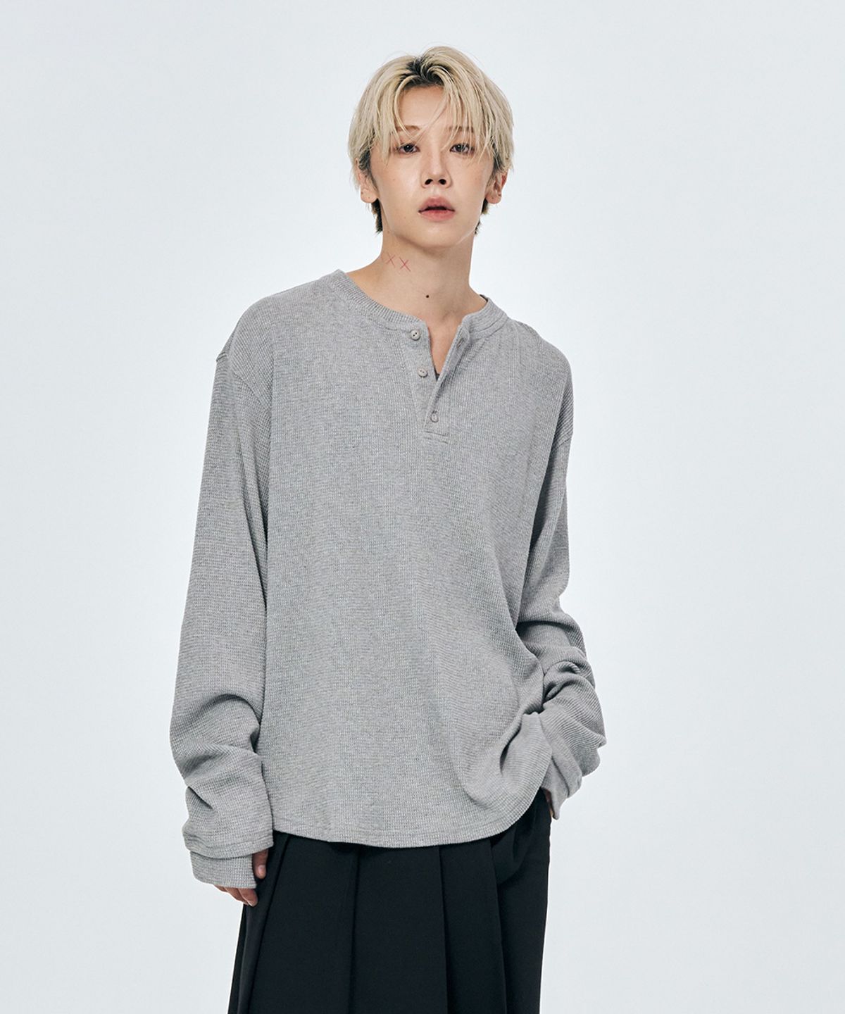 스키즘 인듀싱(SCHISM INDUCING) WAFFLE HENRY NECK TS GREY