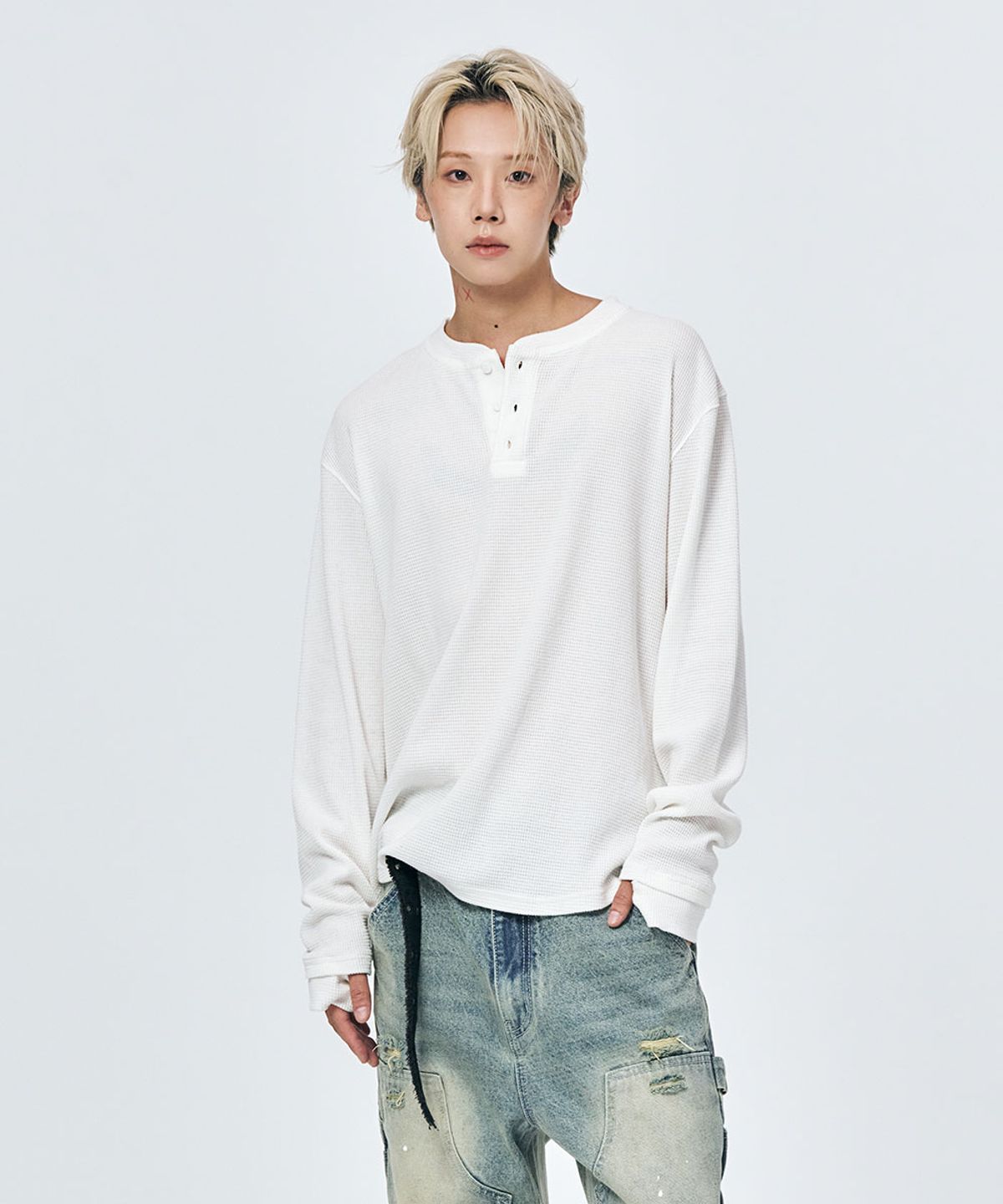 스키즘 인듀싱(SCHISM INDUCING) WAFFLE HENRY NECK TS IVORY