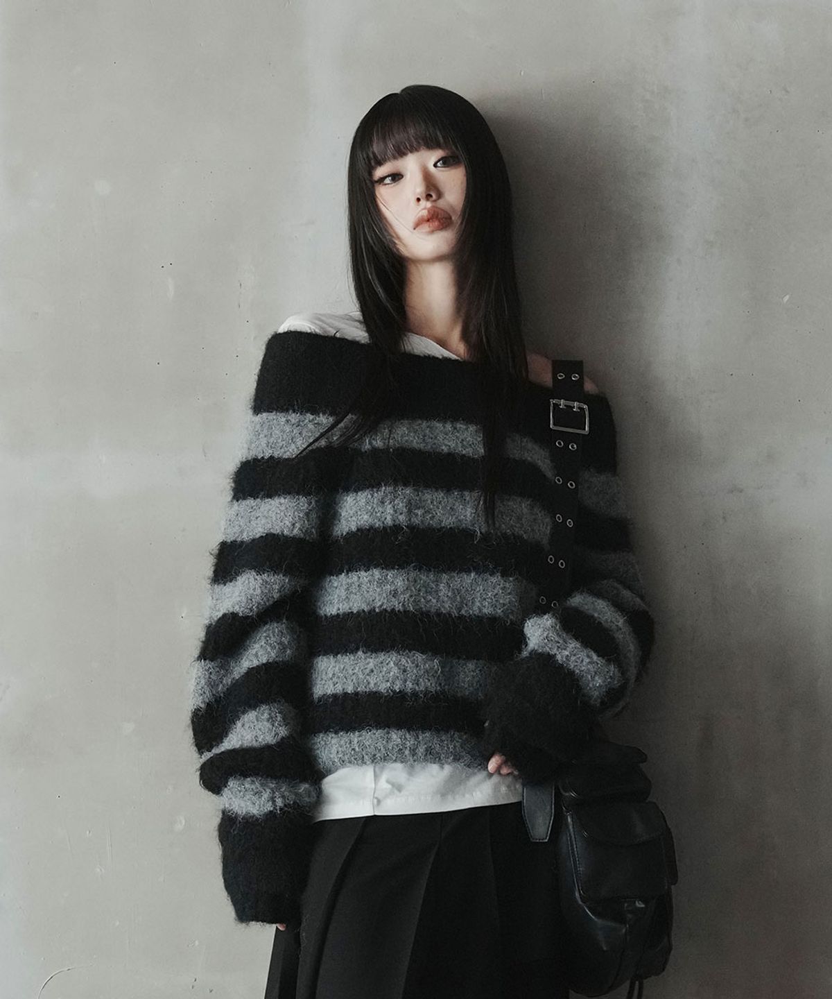 스키즘 인듀싱(SCHISM INDUCING) CONVERTIBLE SHOULDER SWEATER GREY