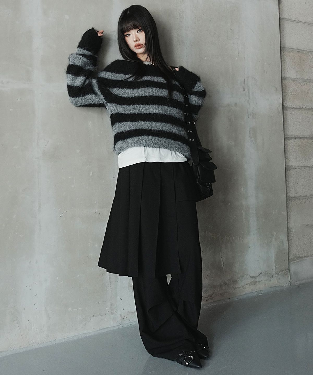 스키즘 인듀싱(SCHISM INDUCING) ASYMMETRY SKIRT SLACKS BLACK