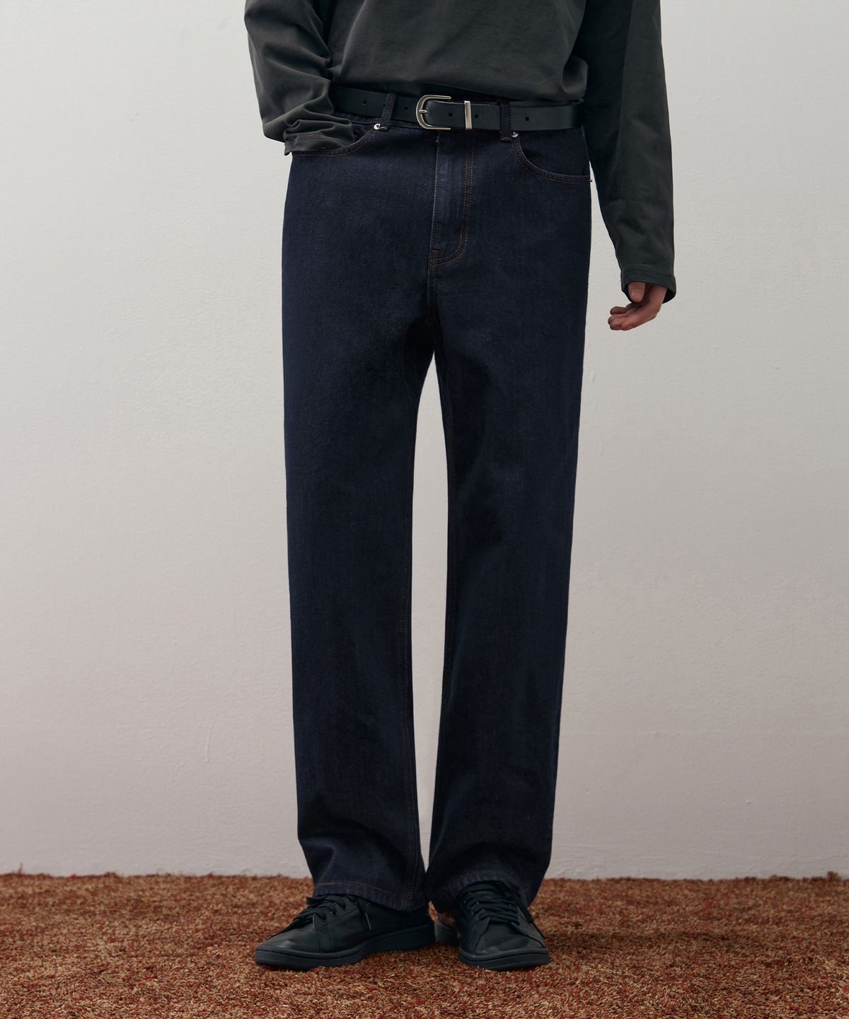 드로우핏(DRAW FIT) 워싱 릴렉스 스트레이트 데님 팬츠 [DARK BLUE]