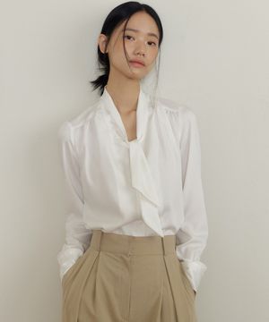 Silken Scarf Blouse (Ivory)