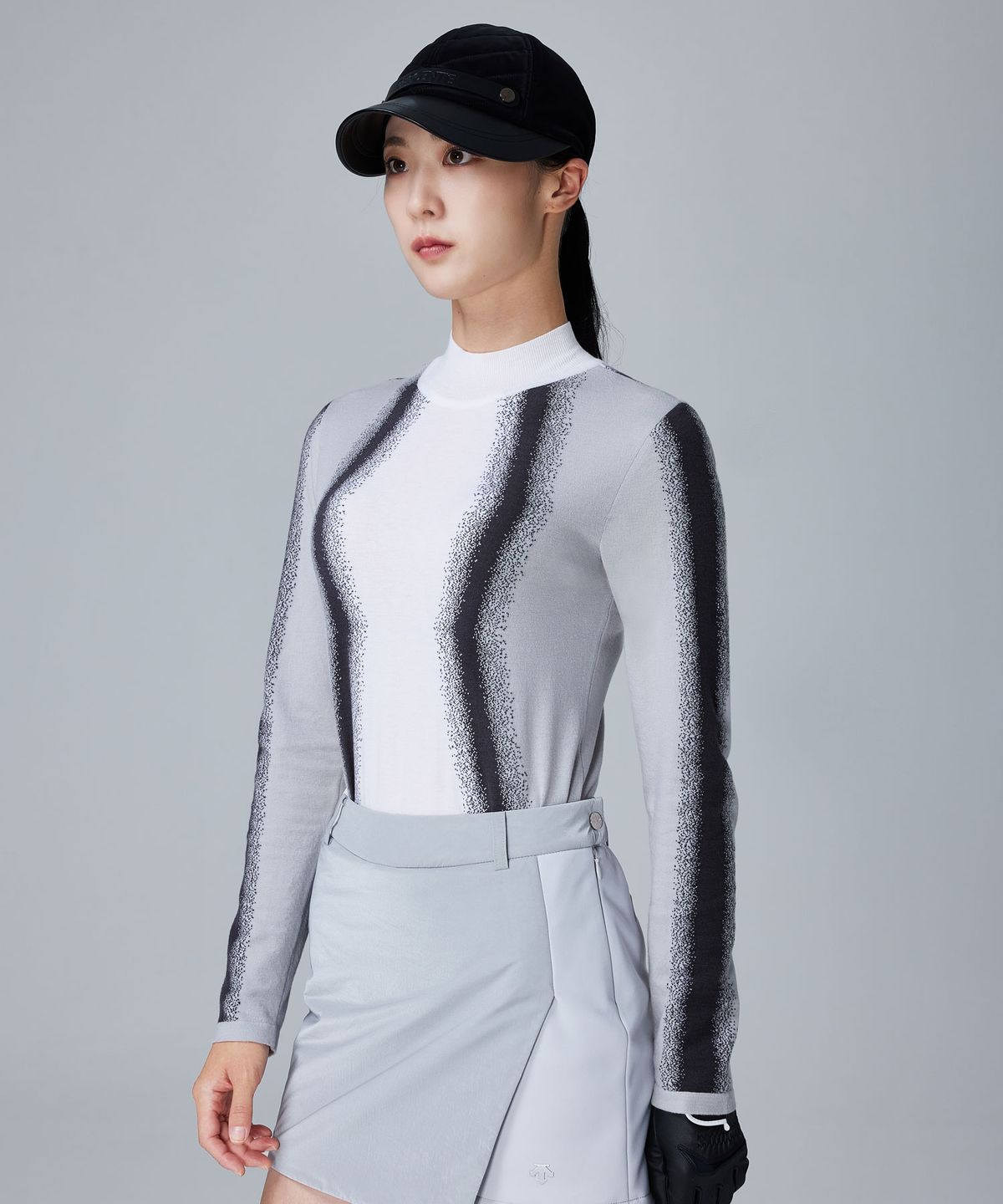 데상트 골프(DESCENTE GOLF) 아크먼트(ACMT) 여성 그라데이션 풀오버 (DQ32WFKP9C)