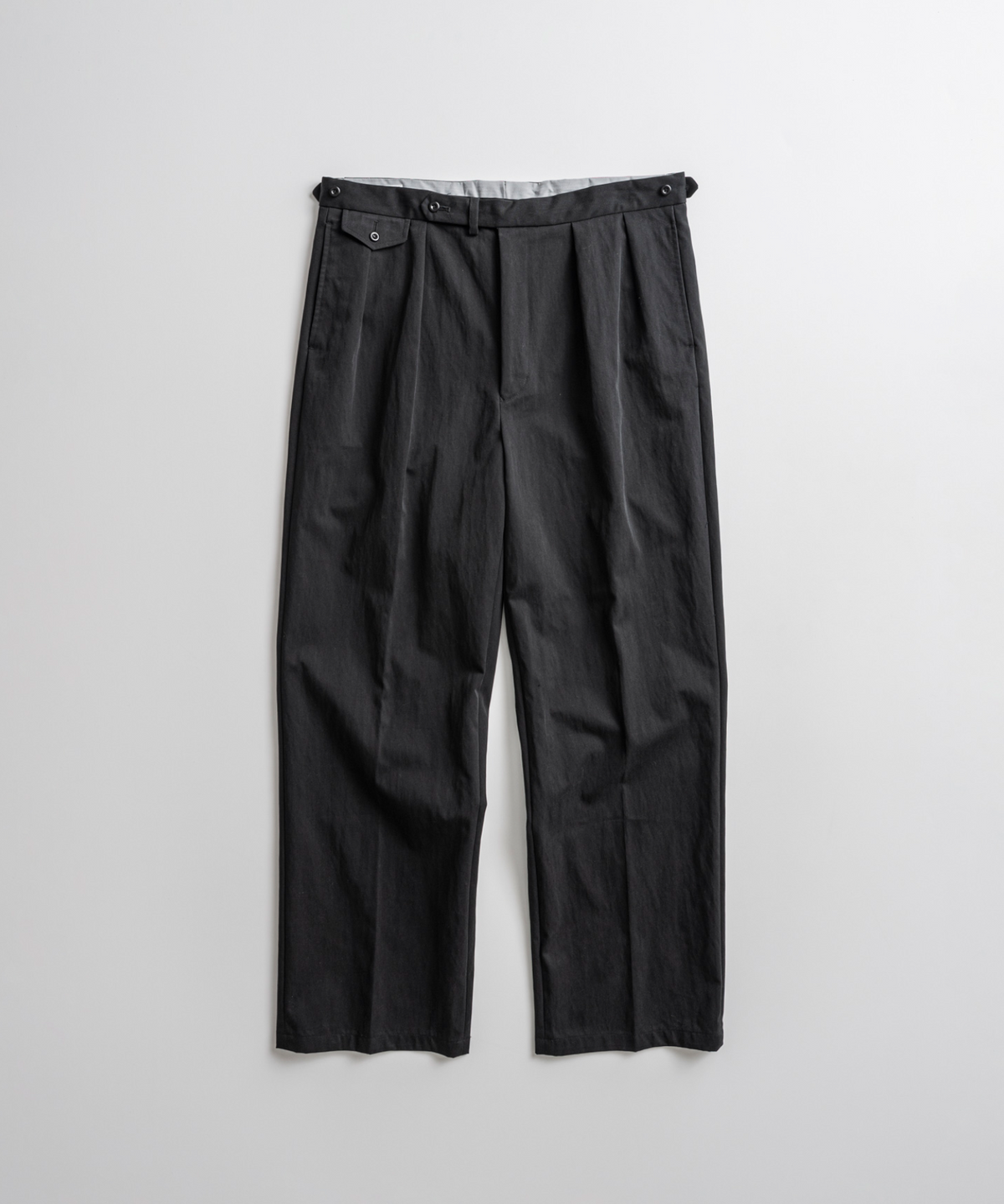 비헤비어(BEHEAVYER) C/N DOUBLE PLEATS EASY TROUSER washed black