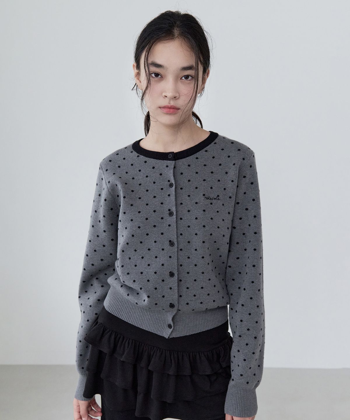 로라로라(ROLAROLA) WOOL BLENDED DOT PATTERN CARDIGAN GRAY
