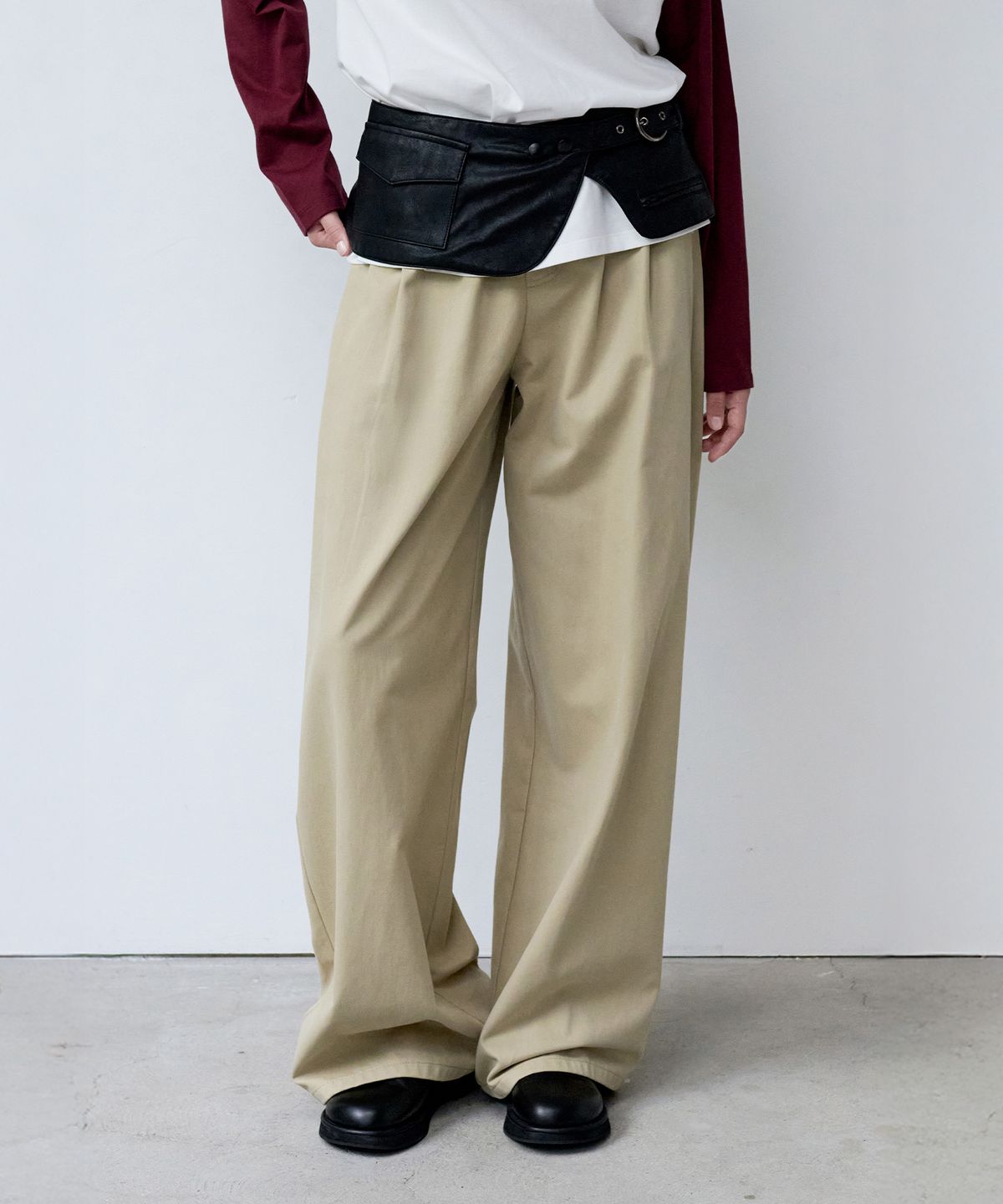 로라로라(ROLAROLA) PINTUCK WIDE BALLOON PANTS BEIGE