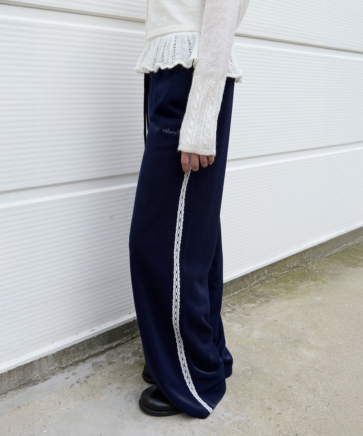 로라로라(ROLAROLA) LACE WIDE TRACK PANTS NAVY