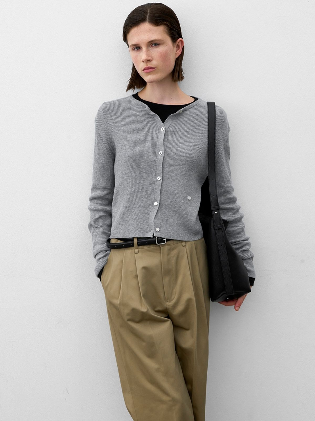 아틀리에 나인(ATELIER NAIN) ESSENTIAL NOAH CROP CARDIGAN (Z-CD-2223)