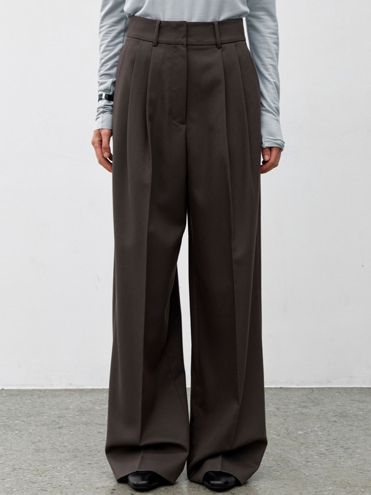 아틀리에 나인(ATELIER NAIN) ESSENTIAL LOG TWO TUCK PANTS (Z-PT-5684)
